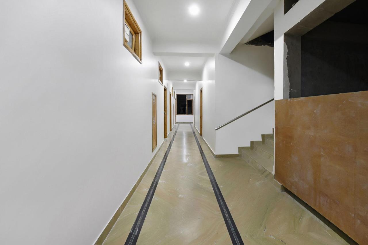 Oyo 23533 Mount View Hotel Kulu Екстериор снимка